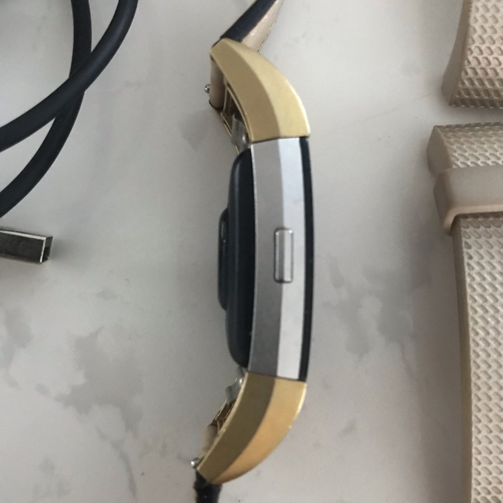 Fitbit Charge 2 - Picture 2 of 5